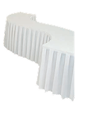 Saia de Mesa Plissada Italiana SPITA em Poliéster – Tomberlin Traga sofisticação para as mesas do seu evento com a Saia Plissada Italiana SPITA da Tomberlin. Confeccionada em poliéster, garante um caimento impecável. Confira! Descrição do Produto Elegância Clássica para Grandes Eventos A Saia Italiana SPITA da Tomberlin é a peça-chave para elevar o padrão visual de buffets, casamentos, formaturas e eventos corporativos. Seu design foi pensado para vestir as mesas com máxima sofisticação, transformando estruturas simples em composições elegantes e acolhedoras para os seus convidados. Caimento Impecável com Plissado Italiano O grande diferencial deste modelo é o seu acabamento em estilo plissado italiano. Essa técnica de costura cria dobras estruturadas e contínuas que proporcionam um volume luxuoso e um caimento perfeito ao redor da mesa, adaptando-se de forma fluida até mesmo em composições sinuosas ou curvadas. Praticidade e Alta Durabilidade Desenvolvida para suportar a rotina intensa de lavagens e o uso contínuo do setor de eventos e hotelaria, a saia é confeccionada inteiramente em tecido de poliéster. Esse material foi escolhido estrategicamente por sua alta resistência, secagem rápida e, principalmente, por amassar muito menos que outros tecidos, otimizando o tempo da sua equipe de governança e montagem. Especificações Técnicas: Produto: Saia de mesa para eventos Modelo: SPITA (Saia Italiana) Acabamento: Saia plissada estilo italiana Material: Tecido em poliéster